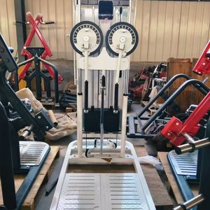 Machine d'entraînement économique pour les levées latérales, idéale pour les salles de sport de taille moyenne, équipement de fitness pour les deltoides et les muscles des épaules. - Product Image 2