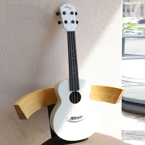 Ukelele Integrado de 4 Cuerdas de Fibra de Carbono Colorido de 24 Pulgadas - Product Image 5