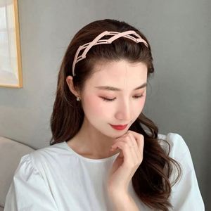 Portable Folding Plastic Butterfly Hair Band Women Solid Color Non-Slip Korean Face Wash Girls Travel Hair <b>Accessories</b> - Product Image 4