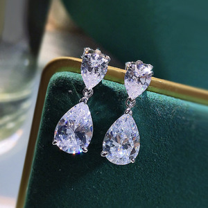 Orecchini Pendenti a Goccia in Cristallo a Forma di Pera per Donne, Eleganti Accessori di Moda per Uso Quotidiano - Product Image 1