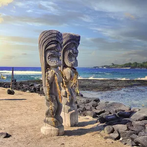 Patung Tiki Hawai perunggu dekorasi taman, ukuran hidup