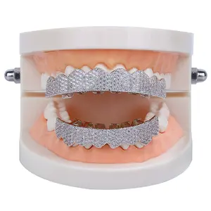 Usine en gros véritable or blanc couleur placage laiton et zircon bling glacé hip hop huit dents grillz