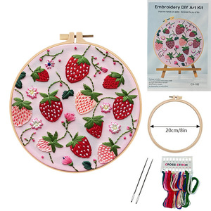 Kit de broderie fraise DIY, ensemble de point de croix, artisanat de fruits fait main pour débutants - Product Image 1