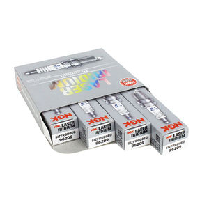 Bujías NGK Directas de Fábrica, Paquete Pequeño, Componentes de Encendido para Automóviles, Fáciles de Transportar y Almacenar para Puntos de Venta Minorista - Product Image 4