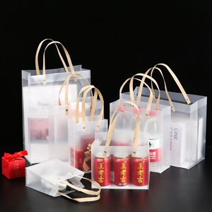 Sac cadeau en PVC transparent en gros, sac cosmétique imperméable pour la Journée des enfants, boîte cadeau d'accompagnement, sac fourre-tout givré en plastique - Product Image 2