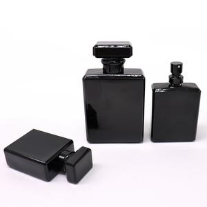 ขวดน้ำหอมแก้วทรงสี่เหลี่ยมแบนแบบคลาสสิก ขนาด 30 มล. 50 มล. 100 มล. แบบเติมได้ สีดำด้าน - Product Image 6