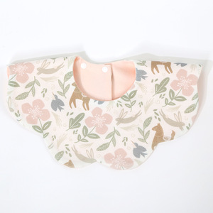 Babero coreano de doble cara ecológico de 100% algodón para comida de bebé, patrón de pétalos, cierre de botón absorbente lavable, babero suplementario - Product Image 5