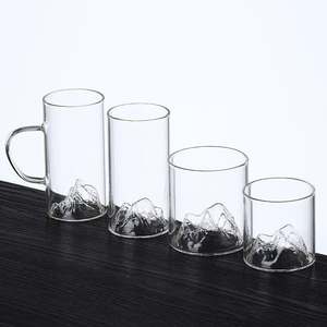 Bureau en verre à whisky avec poignée en verre à bière japonais avec vue sur la montagne - Product Image 4