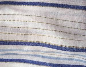 新製品 ブルー/ホワイト ストライプ 先染め レーヨン クリンクルガーゼ レディース ネックラインスモッキング付き ラグランスリーブ 織物トップス - Product Image 6