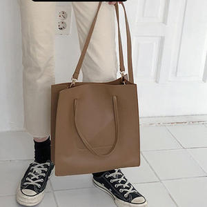 Sac bandoulière carré vertical grande capacité en PU couleur unie, sac à main simple pour femme, style rétro avec boucle magnétique - Product Image 3