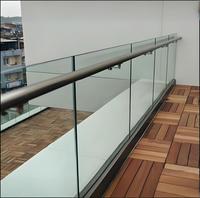Balustrade en acier inoxydable 304 SJBT, garde-corps de balcon en verre trempé, designs de balustrades et rampes d'escalier en verre pour terrasse