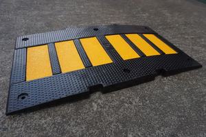 500X900X50/75มิลลิเมตรที่มีคุณภาพสูงหนักการจราจรถนนความเร็วโคกยางรถทางลาด - Product Image 3