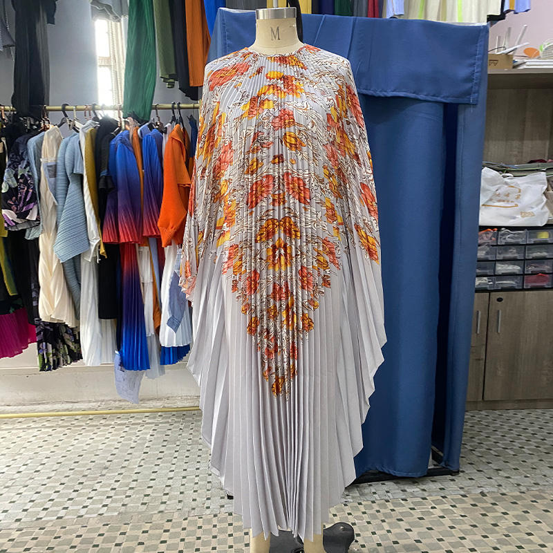 สีเทาเข้ม