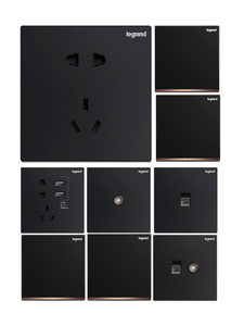Pour prise murale <span class=keywords><strong>Legrand</strong></span> multi-ports 86 Yijing noir carbone cinq USB avec interrupteur authentique - Product Image 1