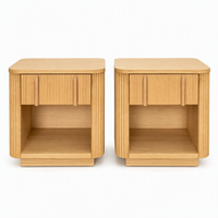 Table de chevet ouverte cannelée avec façade en roseau vertical, étagère de rangement en bois arrondi, mobilier de chambre moderne
