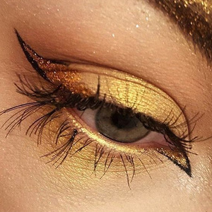 Sombra de Ojos Líquida Dorada y Brillo Labial - Barras de Sombra de Ojos con Brillo Perlado, Alta Pigmentación, Acabado Metálico para Ojos y Labios - Product Image 6