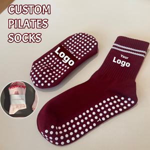 Chaussettes personnalisées en coton biologique à motifs bacon et œuf, design asymétrique, semelle antibactérienne – Fabrication sous marque privée - Product Image 1