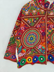 Venta caliente Lujoso Blazer Chaquetas Abrigo Celebrando el Diseño Tradicional Uzbeko Disponible a Precio Asequible DE LA India - Product Image 2