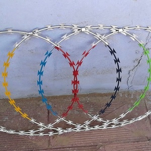 גדר תיל קרוס עמיד וחזק במיוחד מגולוון בחום בצבע כסף, אבטחה מקסימלית נגד טיפוס - Product Image 2