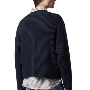 Pull en coton côtelé à manches longues pour homme, coupe ample, avec logo personnalisé et poignets vieillis, collection printemps, vente en gros - Product Image 2