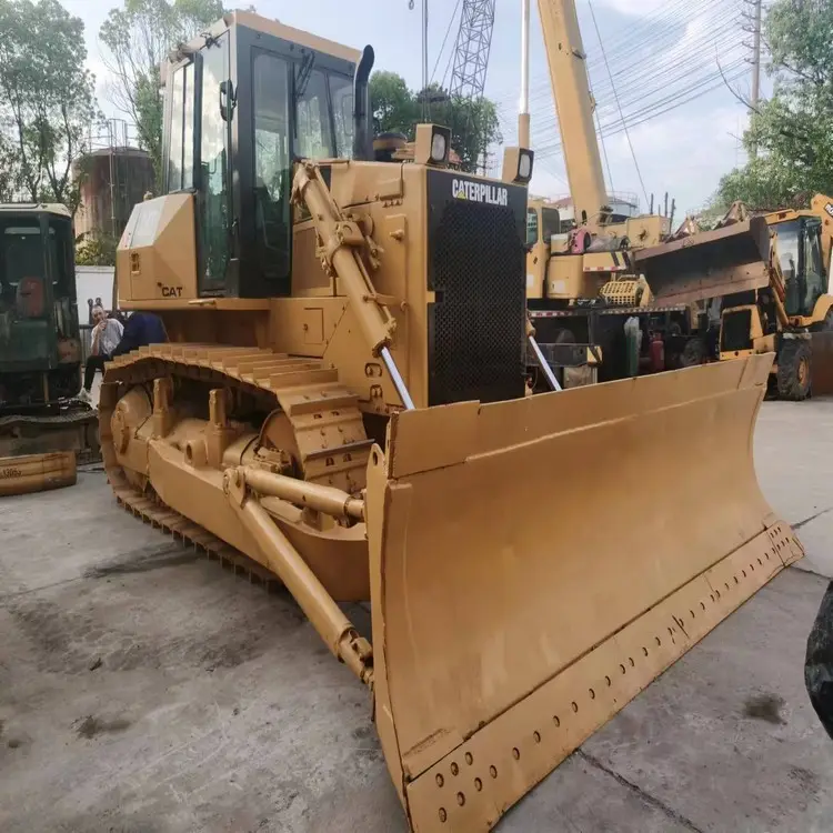 Le nouveau modèle a utilisé le bouteur de chenille de Caterpillar D7G D7G2, fabriqué au Japon