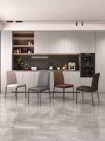 Nouvelle chaise de salle à manger empilable de style italien minimaliste, pour usage domestique, en cuir résistant aux griffures de chat, chaise en acier de luxe léger