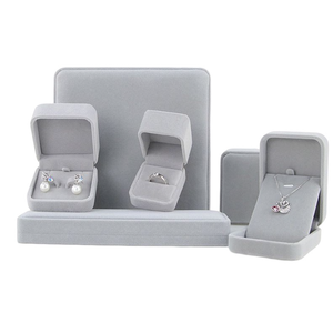 Venta <span class=keywords><strong>al</strong></span> <span class=keywords><strong>por</strong></span> <span class=keywords><strong>mayor</strong></span> <span class=keywords><strong>por</strong></span> encargo brazalete terciopelo joyería caja de regalo <span class=keywords><strong>para</strong></span> collar anillo joyería embalaje - Product Image 2