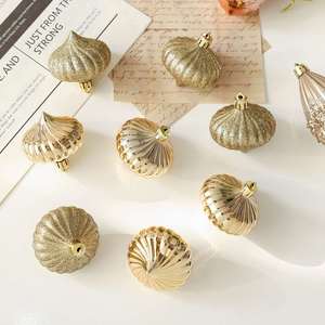 Juego de Adornos Navideños de Lujo con Círculos Dorados, Surtido de Adornos en Forma de Hoja de Roble, Lágrima y Espiral, con Estampado Elegante en 3 Colores - Product Image 4