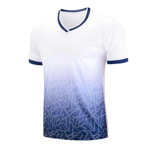 Maillot de football 2026 le plus vendu – Maillot de football rétro classique avec badge d'équipe vintage - Product Image 3