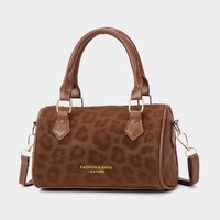 Sac à main bandoulière tendance rétro 2026 pour femme avec fermeture éclair, doublure en nylon, détails lettres et imprimé léopard