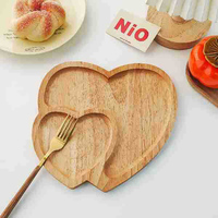Retro Houten Hart Serveerschaal Voor Pizza Salade Fruit Dessert Brood Cake Container Snacks Gerecht Met Gravure Techniek