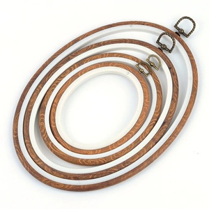 <span class=keywords><strong>En</strong></span> gros Broderie Cerceaux Point De Croix Cerceau Anneau Imité Cadre <span class=keywords><strong>En</strong></span> <span class=keywords><strong>Bois</strong></span> Cercles pour L'affichage Pratique Couture BRICOLAGE Artisanat - Product Image 5
