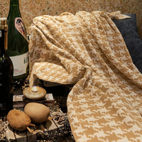 Couverture Bébé Tricotée Grande et Douce de Luxe 100% Coton Taille Queen Personnalisée 200 cm Tissée Quatre Saisons Style Européen-Américain