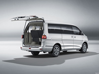 Dongfeng Nouveau Mini-Van/Bus Turbo Haute Puissance à Transmission Manuelle avec Volant à Gauche et Intérieur Sombre 7 Places en Promotion