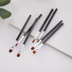 Pinceau de maquillage unique en fibres synthétiques, manche en plastique, pinceau pour fard à paupières pour débutants, outil de beauté portable - Product Image 2