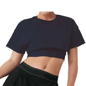 Débardeur court respirant et tendance pour femme avec doublure en maille pour un look urbain cool - Product Image 1