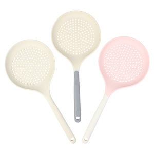 Écumoire large à fentes en silicone, louche passoire araignée pour la cuisson, l'égouttage, la friture des pâtes, ustensile de cuisine antiadhésif - Product Image 1