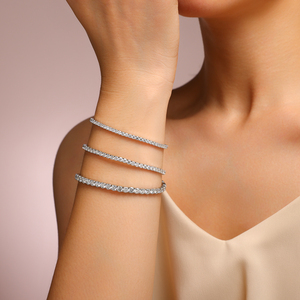 Bracelet de luxe haut de gamme en <span class=keywords><strong>argent</strong></span> 925 <span class=keywords><strong>avec</strong></span> moissanite personnalisée de 5 mm, design tennis flexible et pierres complètes de plusieurs tailles - Product Image 1