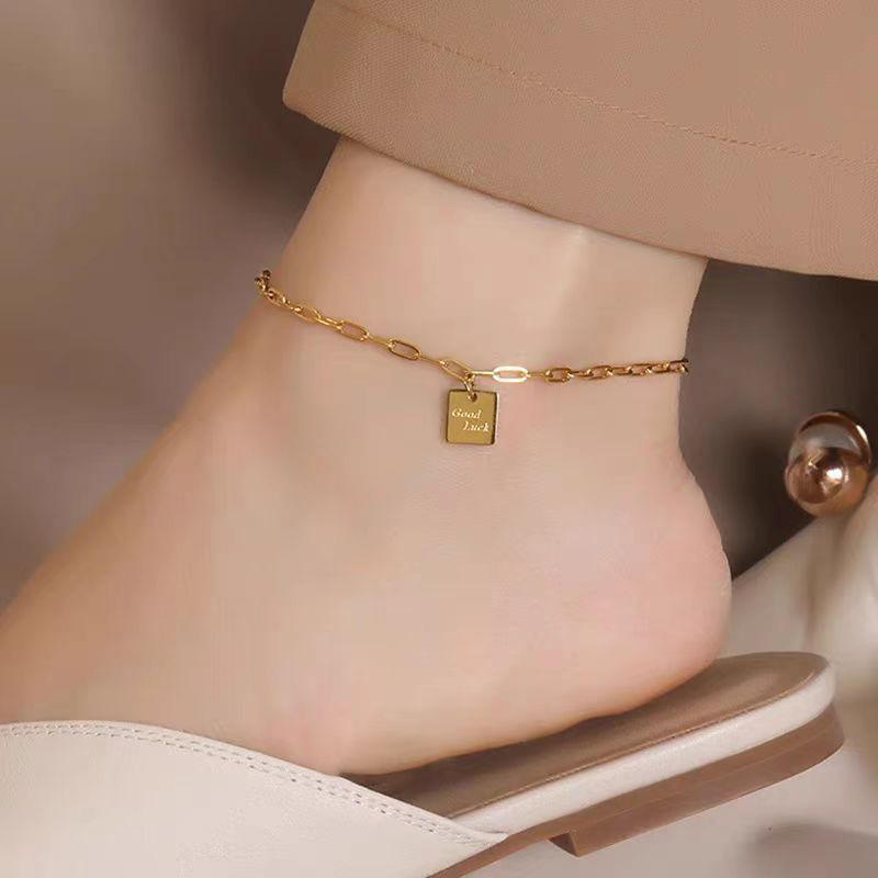 Bonne chance marque carrée anklet