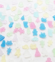 Perles de résine transparentes arbre de noël chaussettes de noël gingerman bonhomme de neige chapeaux roses mélanger la conception produire ensemble vente chaude
