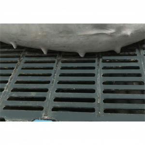 Nuevo y Popular Equipo para Granjas Porcinas, Piso de Hierro Fundido Personalizado para Cerdas, 600*600mm/600*700mm, Alto Estándar, Negro - Product Image 1