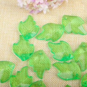Cuentas acrílicas de hoja de arce, rojas, transparentes, con forma de diamante, para la fabricación de joyas, manualidades DIY, suministros artesanales, venta al por mayor por peso. - Product Image 5