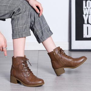 Botas de Piel de Becerro con Tacón Grueso Estilo Británico de Lujo para Mujer, Forradas de Felpa, Cálidas, Retro, con Parches, para Otoño e Invierno, Tallas Grandes, con Forro de Piel Térmico - Product Image 2