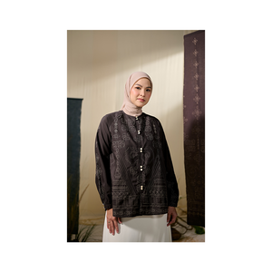 Camisa de mezclilla de manga larga con diamantes para mujer al por mayor, nueva moda de otoño, estilo vintage, diseño casual tejido con patrón sólido - Product Image 1