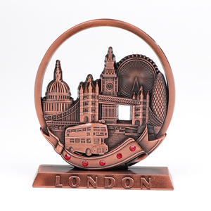 تمثال معدني صغير مخصص للسياح من سبائك الزنك بتصميم مصنع - Product Image 3