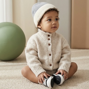 Vente en gros de cardigan en tricot pour bébé, unisexe, automne-hiver, manches longues, couleur unie, côtelé, col montant, pour tout-petits - Product Image 1