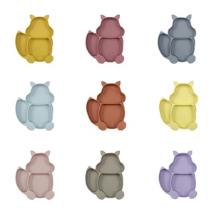 Assiette à ventouse en silicone de qualité alimentaire sans BPA, personnalisable, avec compartiments, pour bébé et tout-petit, vaisselle écologique - Product Image 1