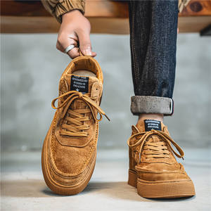 Baskets basses de style britannique rétro pour hommes, chaussures de sport décontractées et tendance de couleur unie - Product Image 5