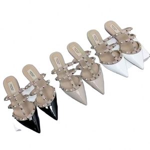 Escarpins élégants à talon peint pour femme 2026, avec clous pyramidaux et bout pointu, parfaits pour les mariages et l'été - Product Image 1