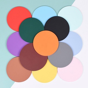 Pads en silicone 3D personnalisables en couleur et en motif, peuvent être utilisés comme dessous de plat, sets de table et sous-verres - Product Image 1